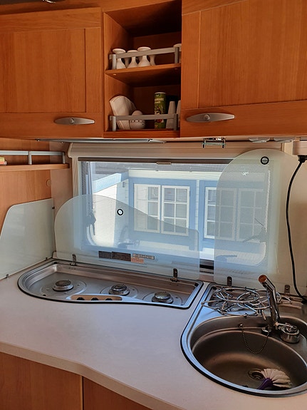 Knaus Royale 590 med spikertelt med alt innbo 17 of 30