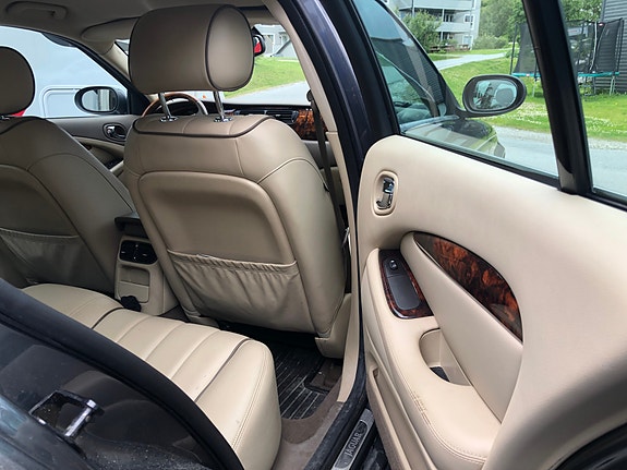 Jaguar S-TYPE 21 of 21