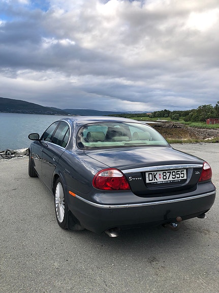 Jaguar S-TYPE 13 of 21