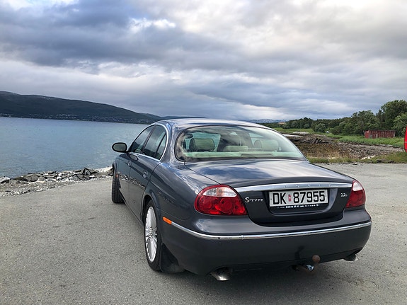 Jaguar S-TYPE 12 of 21