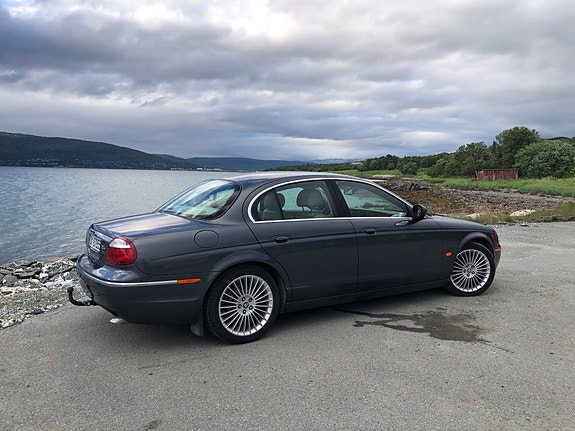 Jaguar S-TYPE 8 of 21