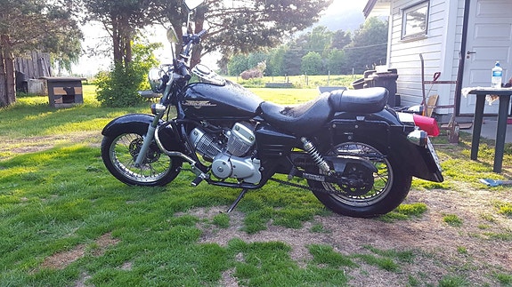 Honda Shadow VT125 2 of 5