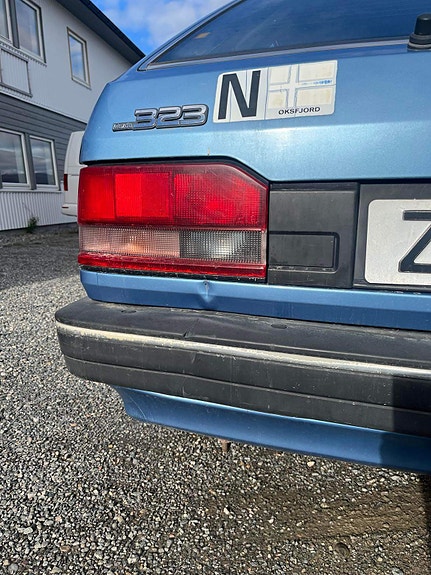 Mazda 323 11 of 11