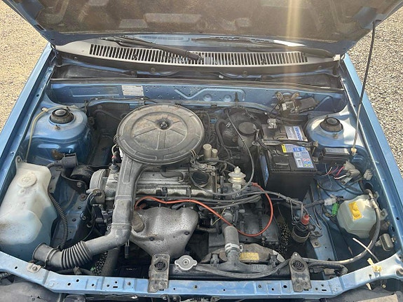 Mazda 323 8 of 11