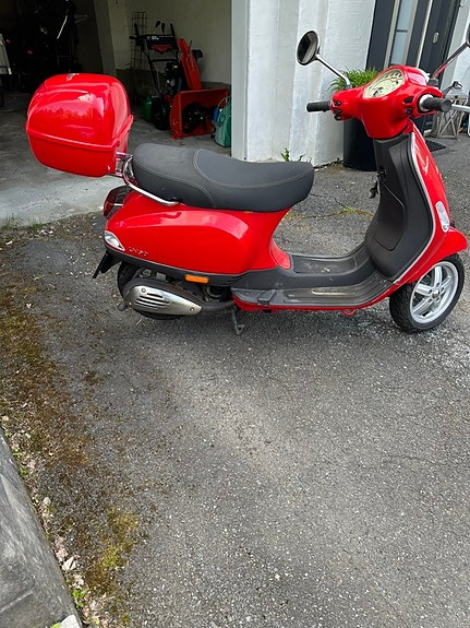 Vespa Vespa Piaggio LX50 2 of 2