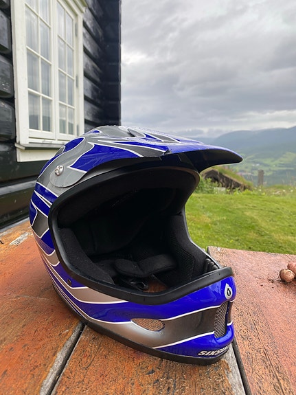 Product image 1 of 6