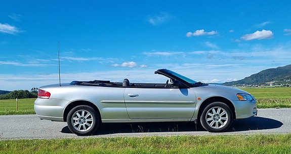 Chrysler Sebring 4 of 5
