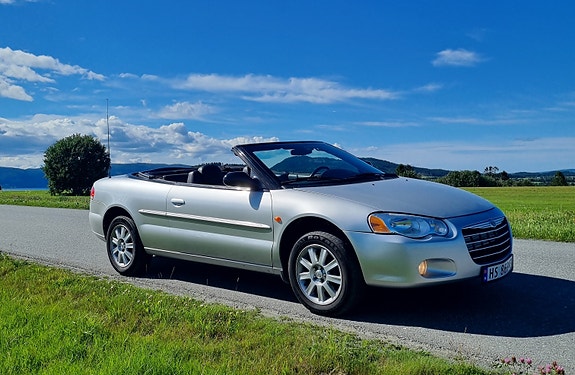 Chrysler Sebring 1 of 5