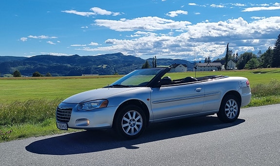Chrysler Sebring 2 of 5