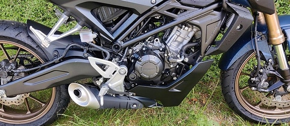 Honda CB 125 r 5 of 5