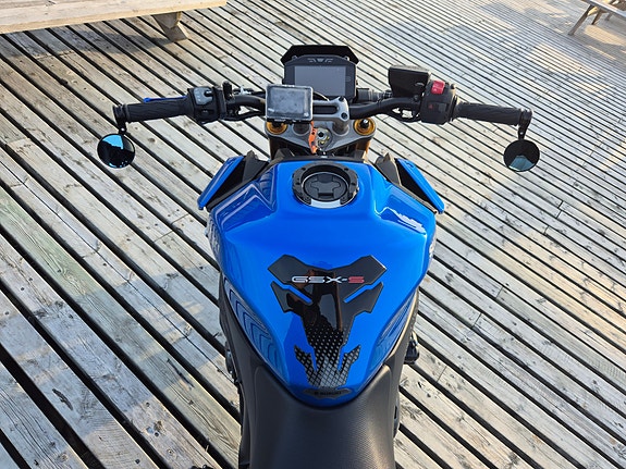Suzuki GSX-S 1000 7 of 17