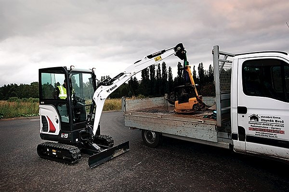 Bobcat E19 2 of 4