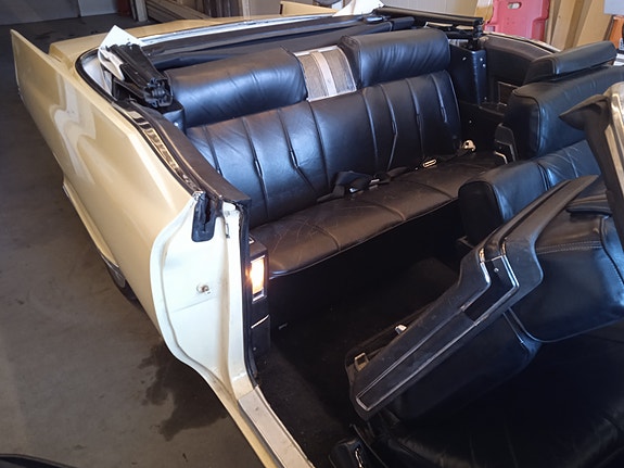 Cadillac Deville 20 of 22