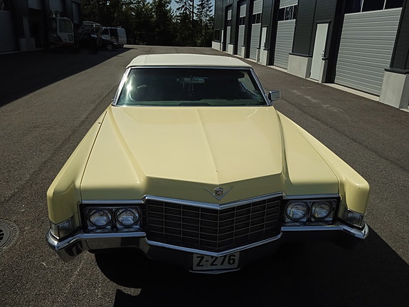 Cadillac Deville 13 of 22