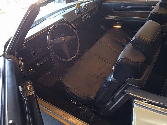 Cadillac Deville 18 of 22