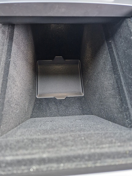 Tesla Model Y 12 of 30