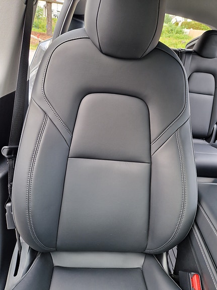 Tesla Model Y 28 of 30