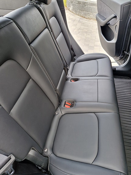 Tesla Model Y 21 of 30