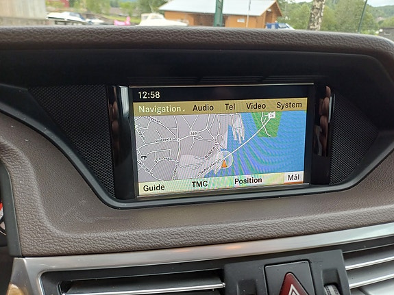 Mercedes-Benz E-Klasse 26 of 30