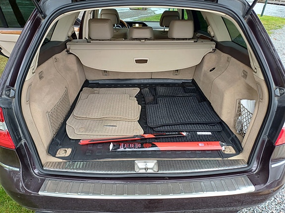 Mercedes-Benz E-Klasse 29 of 30