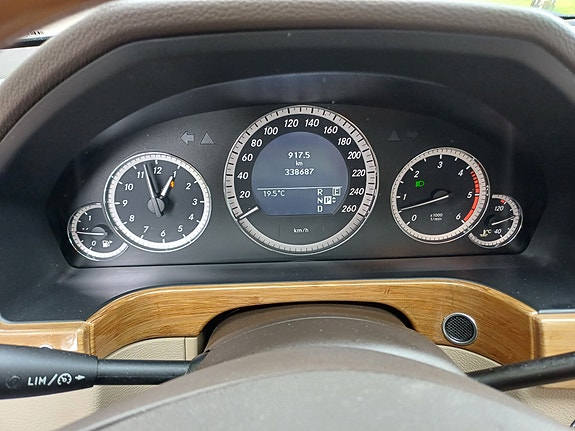 Mercedes-Benz E-Klasse 20 of 30