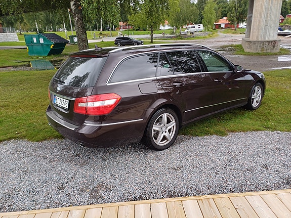 Mercedes-Benz E-Klasse 2 of 30