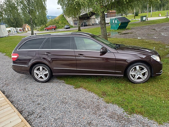 Mercedes-Benz E-Klasse 4 of 30