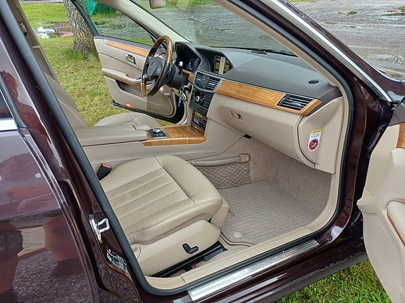 Mercedes-Benz E-Klasse 12 of 30