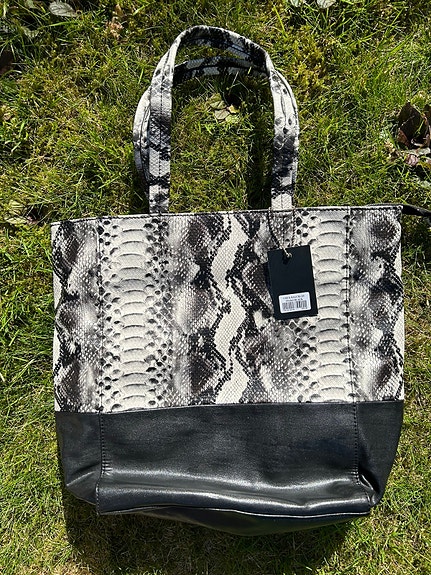 Product image 1 of 8