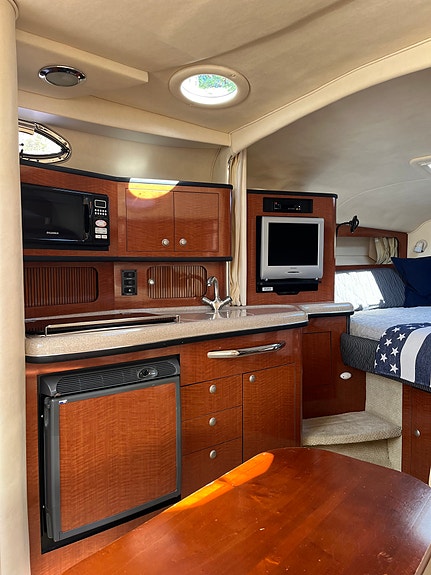 Sea Ray 335 23 of 30