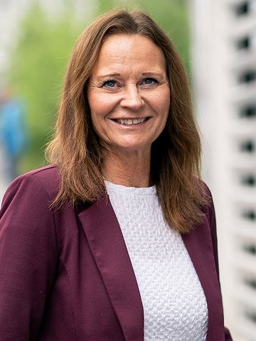 Bilde av megler Anette Østensen