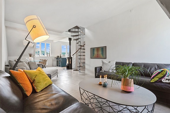 Kirkegata 25 presenteres med stolthet av Sissel Longva i EIE eiendomsmegling