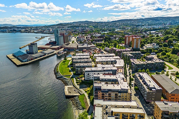 Velkommen til en hyggelig visning i Ilsvika og Mellomila 77.