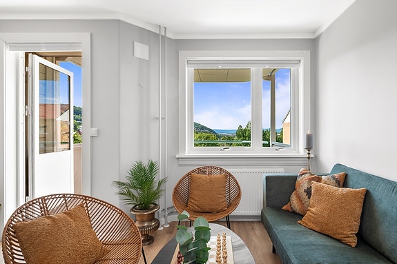 Velkommen til Arnljot Gellines vei 25 - Presentert av Emilie Gjermstad og Mads Bådsvik v/EiendomsMegler 1