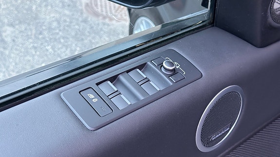 Land Rover Discovery 5 25 of 30