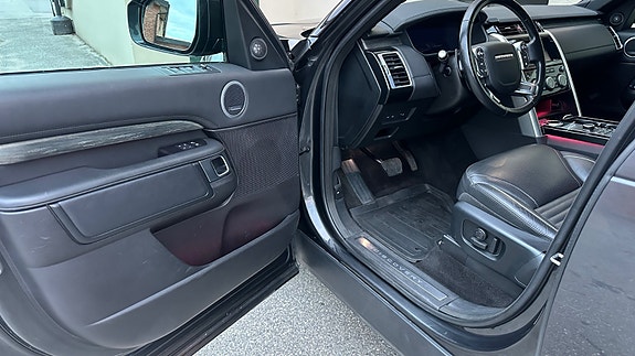 Land Rover Discovery 5 21 of 30
