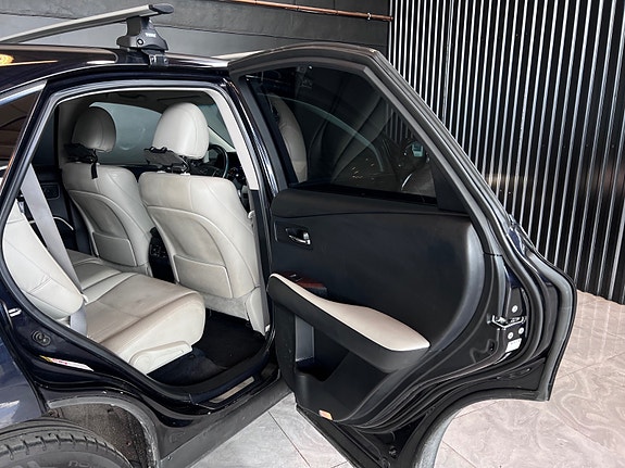 Lexus RX450h 14 of 30