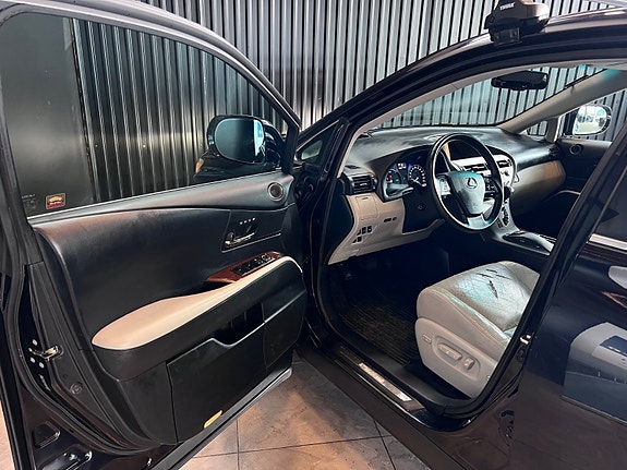 Lexus RX450h 17 of 30