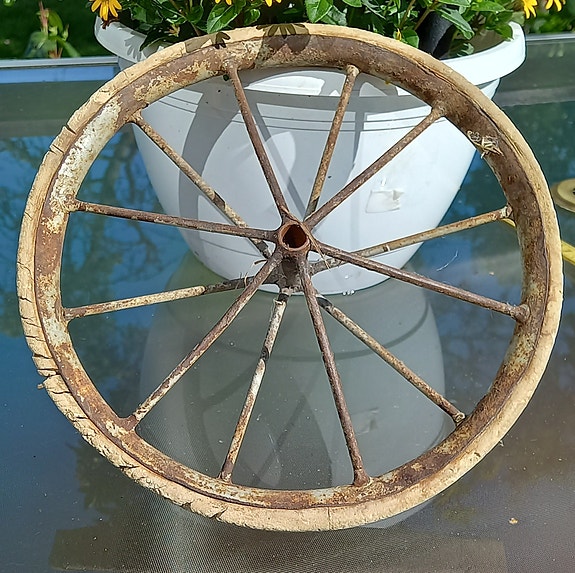 Product image 1 of 2