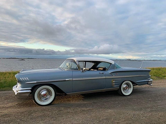 Chevrolet Impala 2 of 5