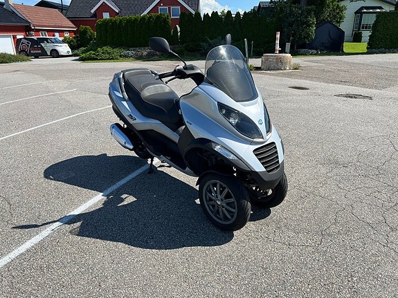 Piaggio MP3 RL Excalibur 4 of 5