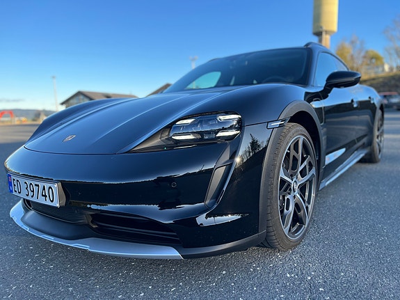 Porsche Taycan 5 of 5