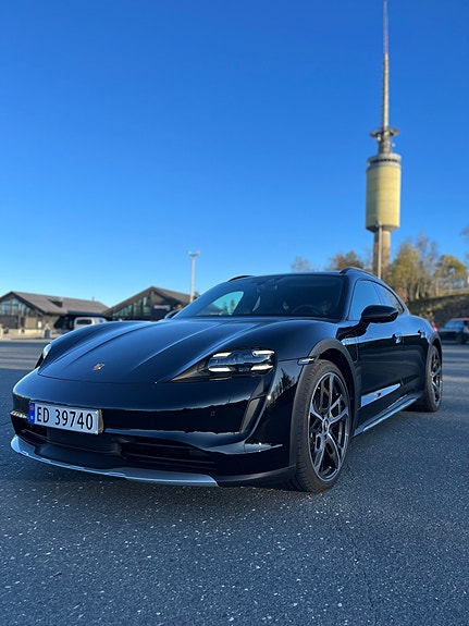 Porsche Taycan 6 of 17