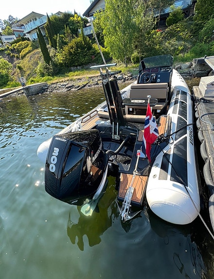 Brig Eagle 8 - Mercury 300 V8 17 of 30