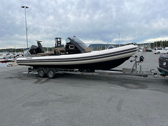 Brig Eagle 8 - Mercury 300 V8 12 of 30