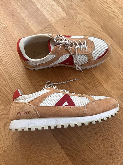Product image 1 of 9