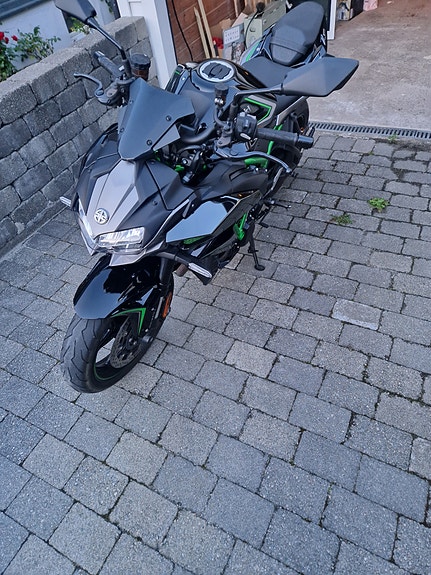 Kawasaki ZH2 4 of 5