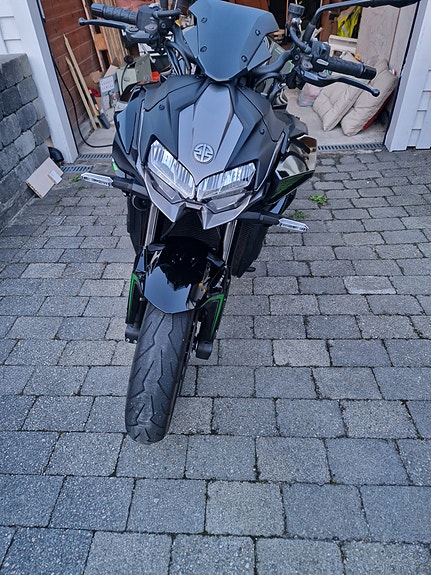 Kawasaki ZH2 3 of 5