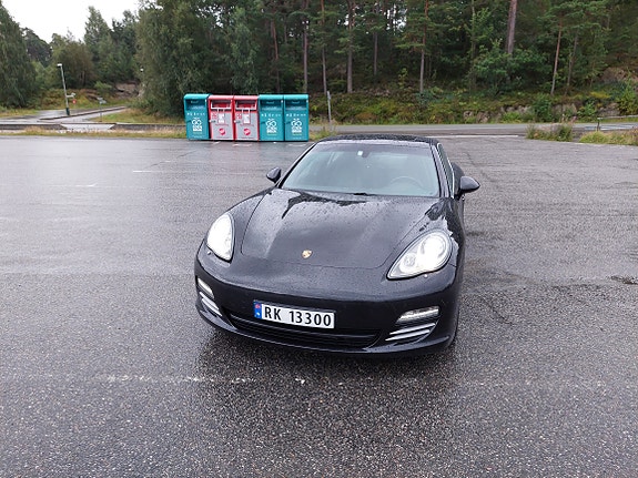 Porsche Panamera 2 of 5