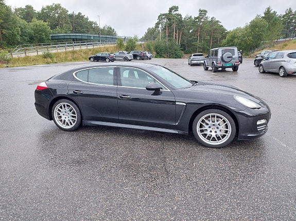 Porsche Panamera 5 of 5